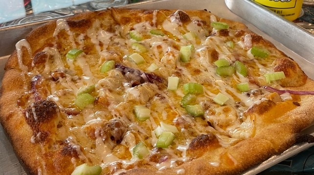 BUFFALO OR BBQ CHICKEN